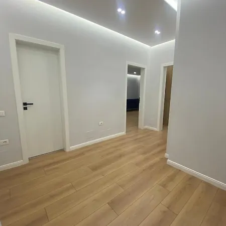 8Th Floor Luxury Apartament Tirana Exterior photo